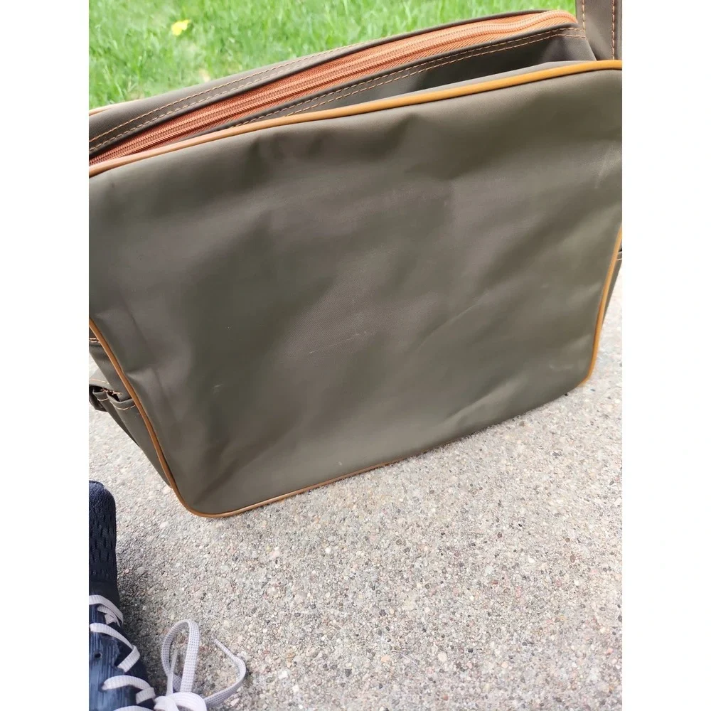 Mr Roberts Vtg Carry On Travel Bag w/ Green Red Status Stripe Made Tiawan Retro
